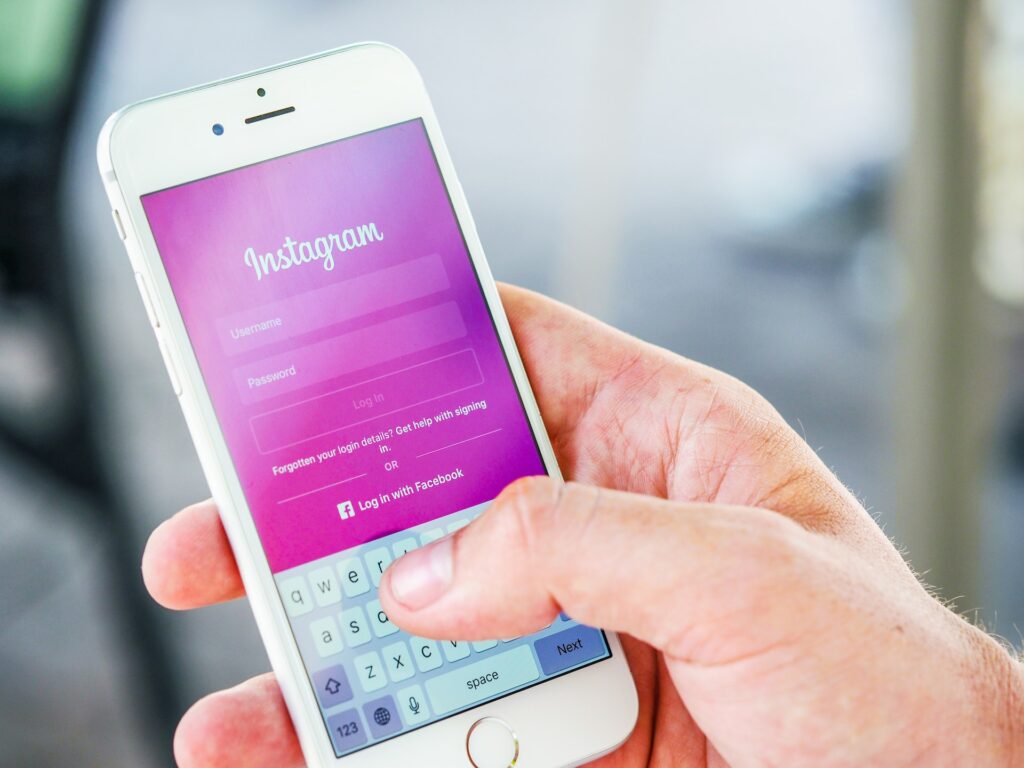 How to earn money with Instagram - signing up for an Instagram account